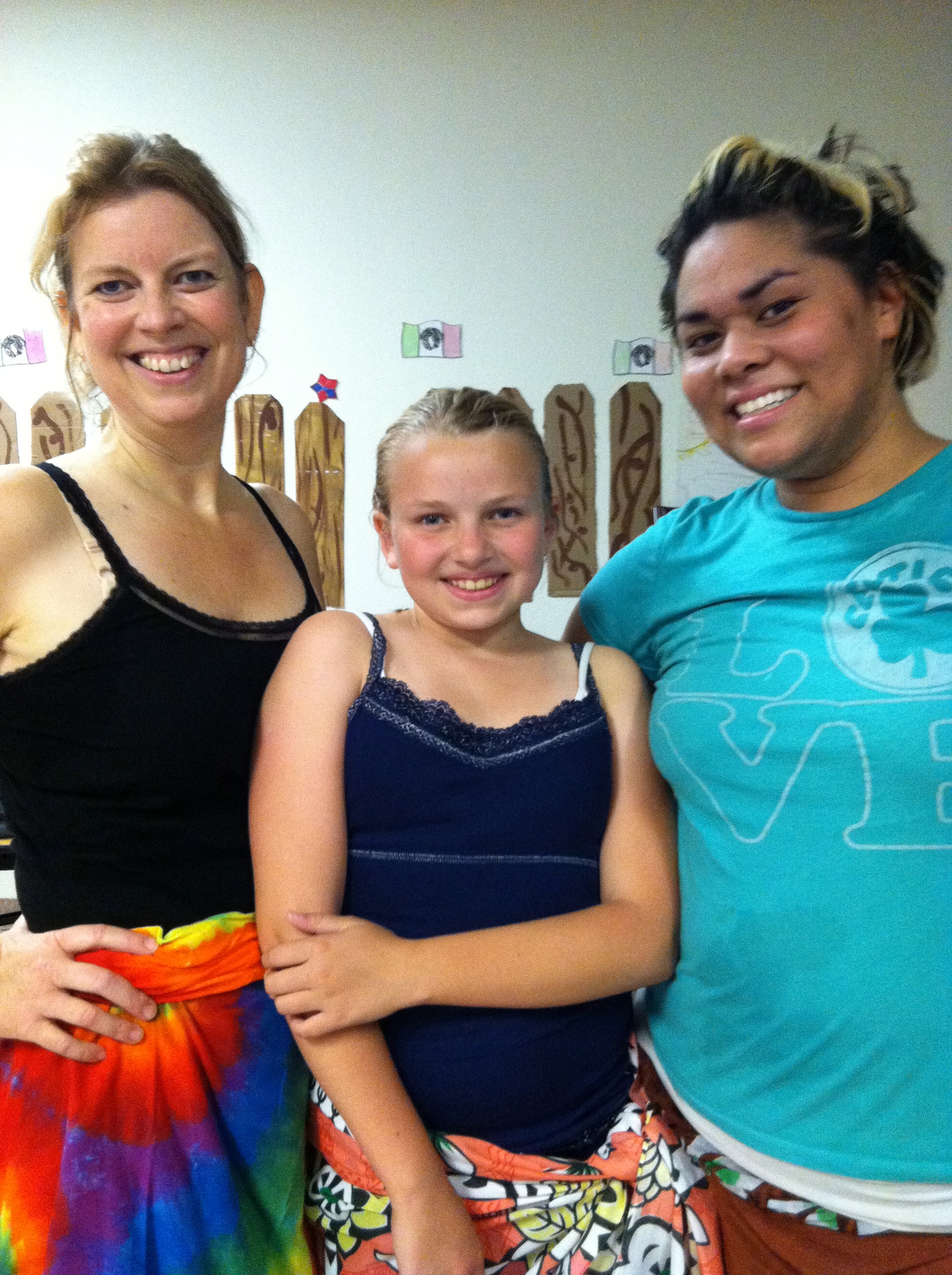 Women of The Table do Hot Hula!